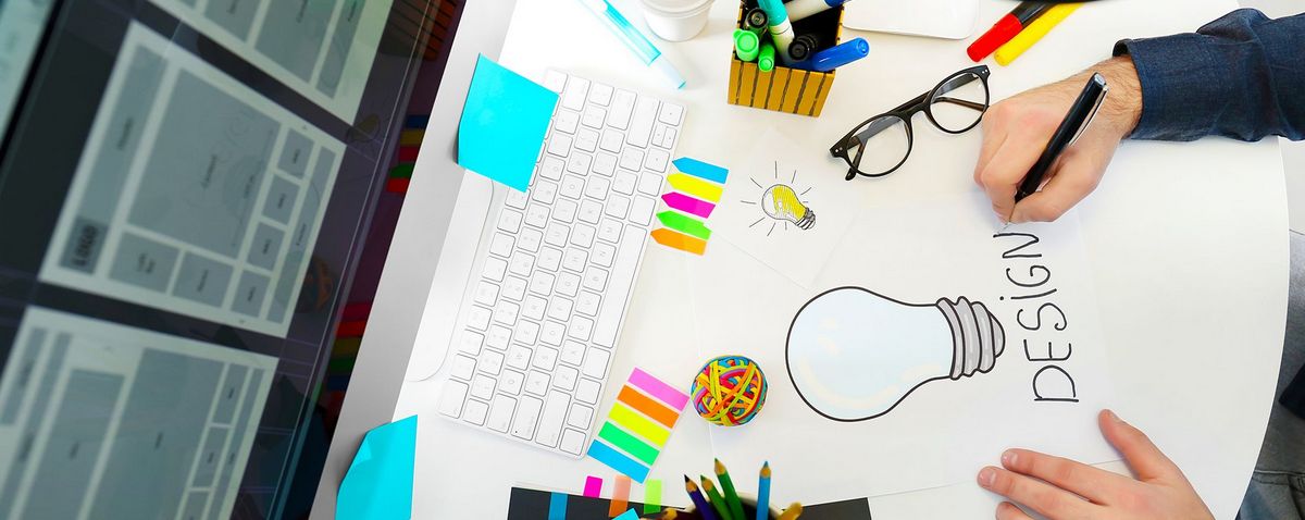 работа за компьютером logotips.jpg работа за компьютером